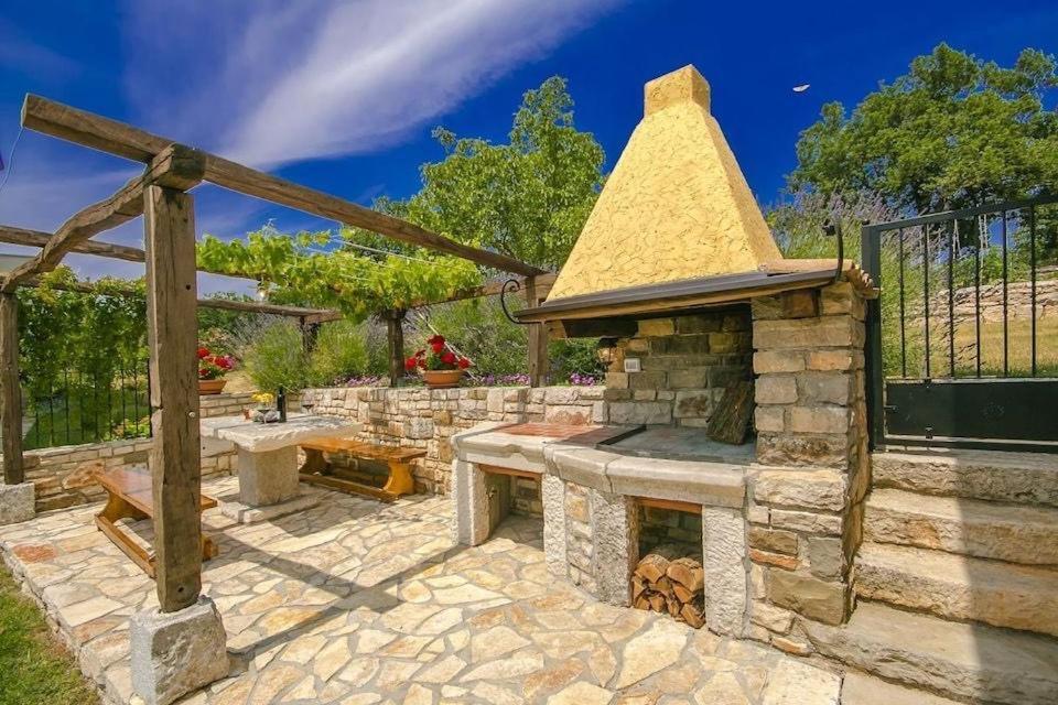 Casa Mazuli Villa โกรชน์ยัน ภายนอก รูปภาพ